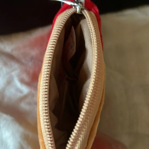 Canada Flag and Bear coin keychain purse - Picture 3 of 3